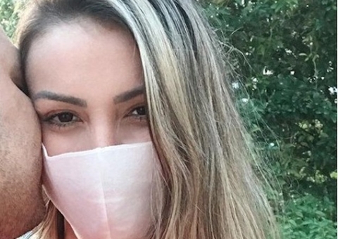 Andressa Urach assume namoro após deixar igreja: 'meu presente de Jesus'