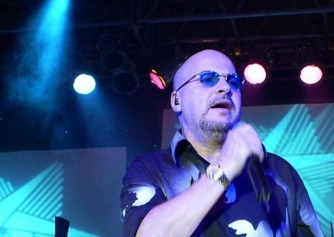 Vocalista do Roupa Nova, Paulinho é internado em estado grave com Covid-19