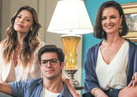 Ator de 'Salve-se Quem Puder' posta foto com namorado e perde seguidores