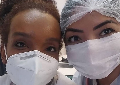 Em Manaus, Thelma Assis manda recado sobre furar fila da vacina