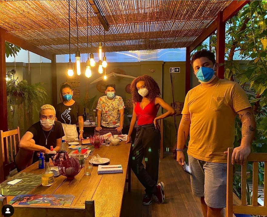 Em Manaus, Thelma se une a Maria Gadú e influencers em luta contra Covid