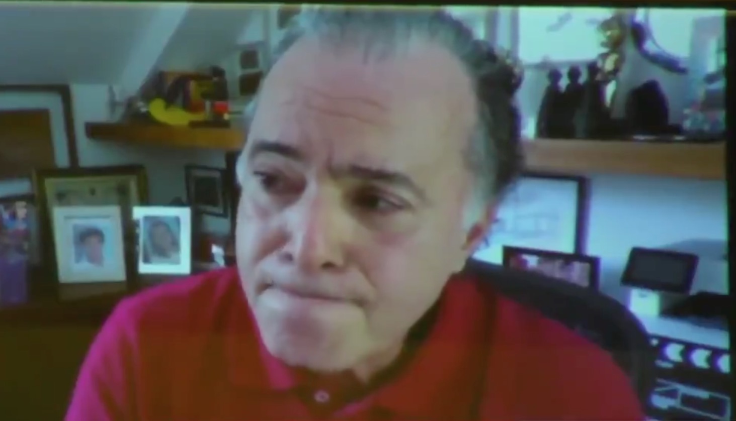 Tony Ramos vai às lágrimas ao ouvir recado de fã durante programa