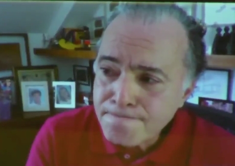 Tony Ramos vai às lágrimas ao ouvir recado de fã durante programa