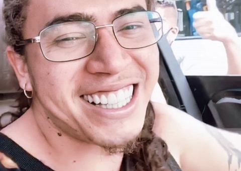 Whindersson aparece em vídeo com influencer novinha e agita fãs:'shippando'