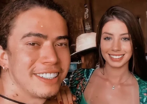 Whindersson Nunes posta foto romântica e se declara para namorada