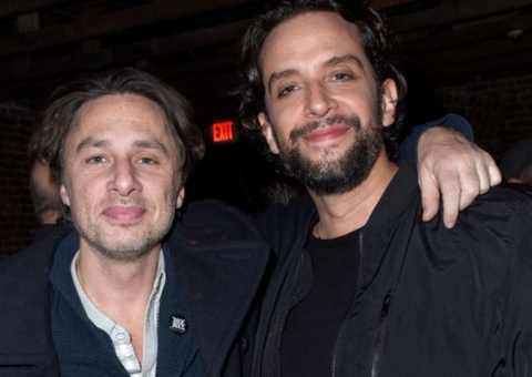 Ator Zach Braff lamenta falta de homenagens ao Nick Cordero em memorial 