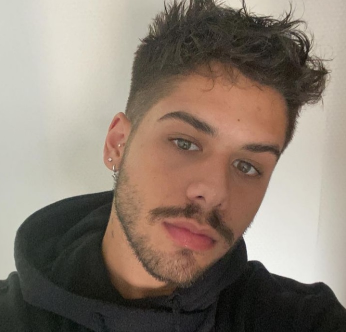 Zé Felipe fala sobre ter parado de estudar aos 14 anos: 'repeti três vezes'