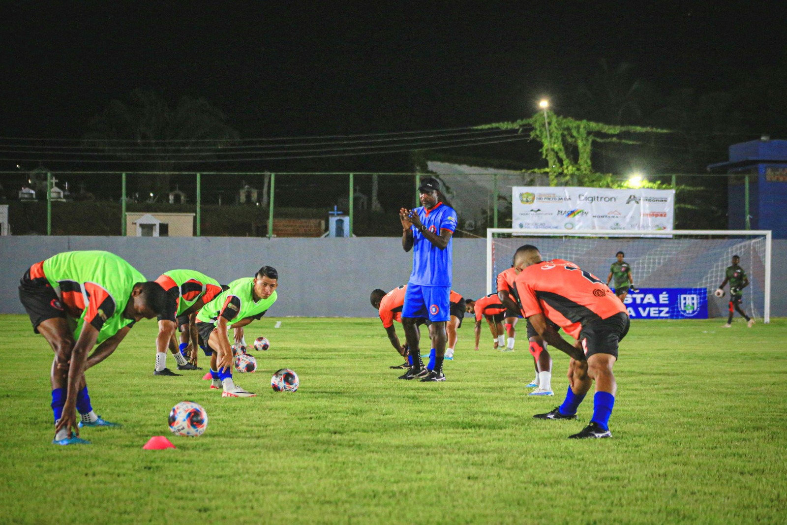 RPE Parintins FC renova com preparador Lúcio Diogo Bento para Barezão 2025