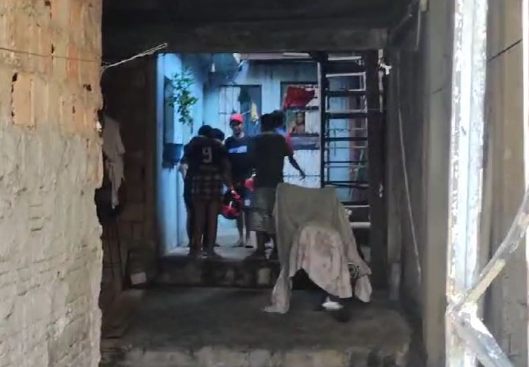 Briga de casal termina com marido morto dentro de casa em Manaus