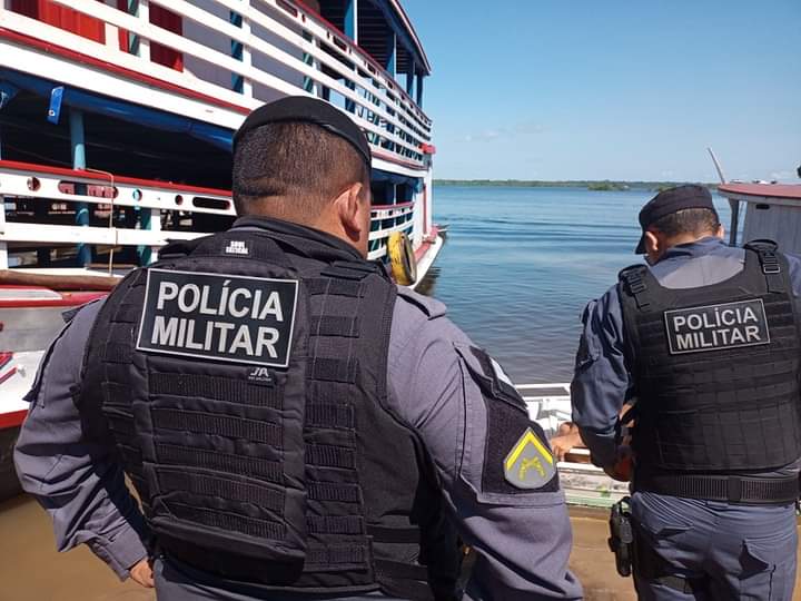 Homem é capturado por populares e preso após esfaquear colega no Amazonas