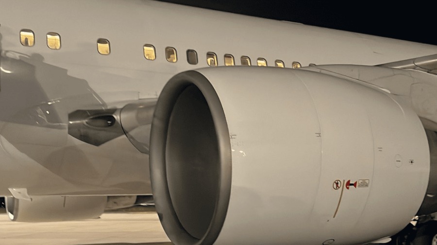 Avião com time espanhol faz pouso de emergência