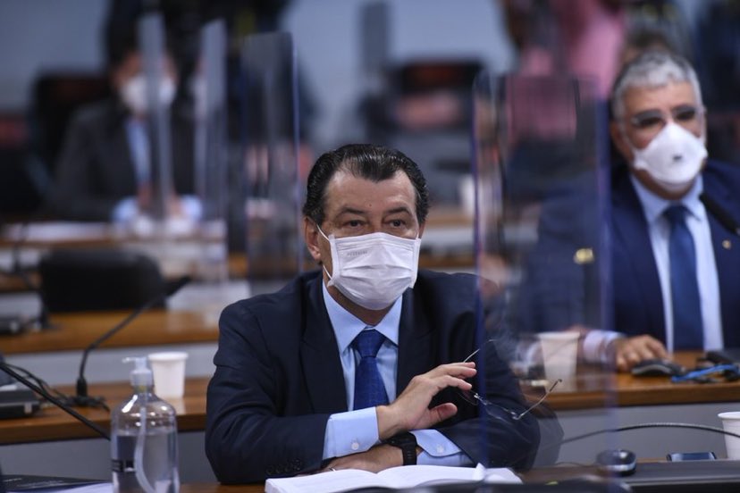 Eduardo Braga diz que é 'escandaloso' número de desempregados no Brasil