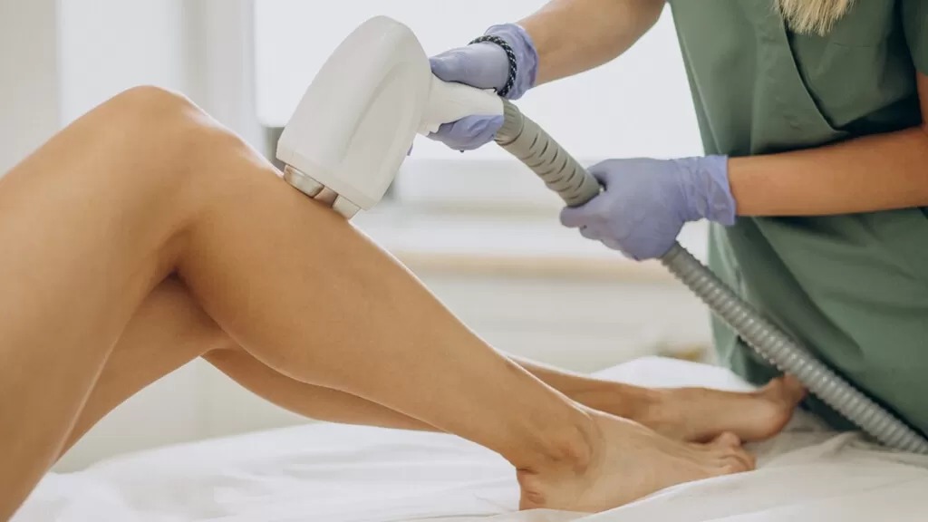 Empresa de depilação a laser deve indenizar cliente por queimaduras