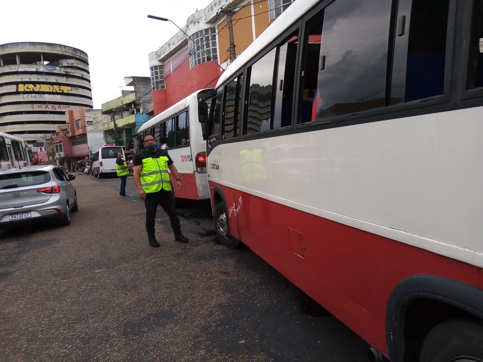 Operação é montada para melhorar trânsito no Centro de Manaus