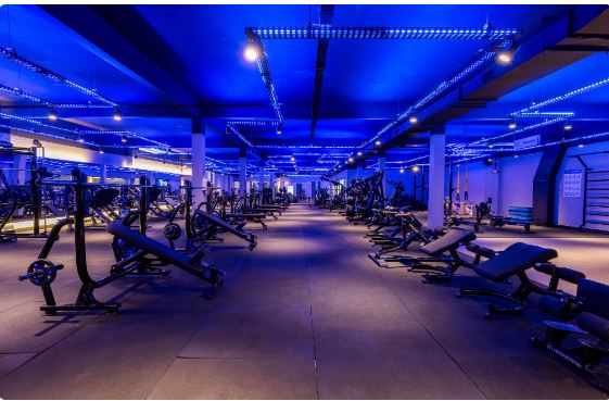 Aluna é indenizada após furto em estacionamento de academia em Manaus