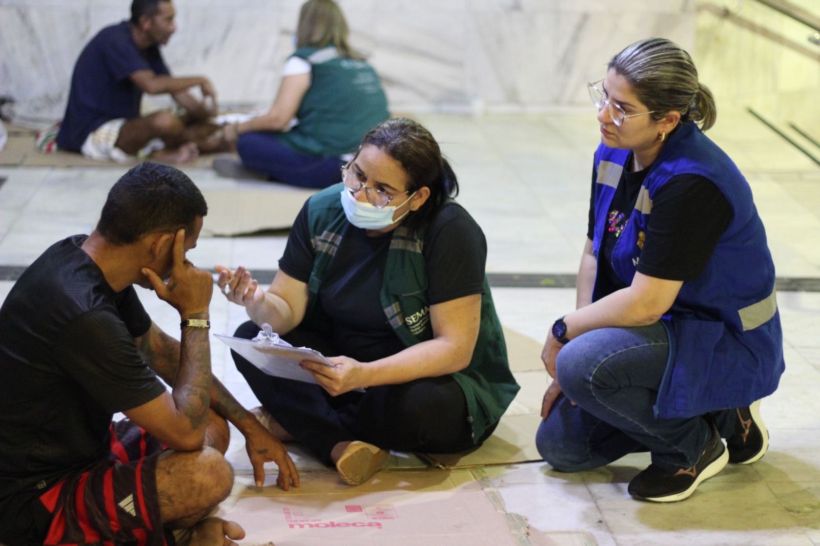 Prefeitura realiza ação social para população em situação de rua em Manaus