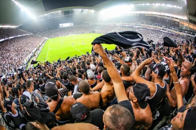 Corinthians será denunciado no STJD por gritos homofóbicos