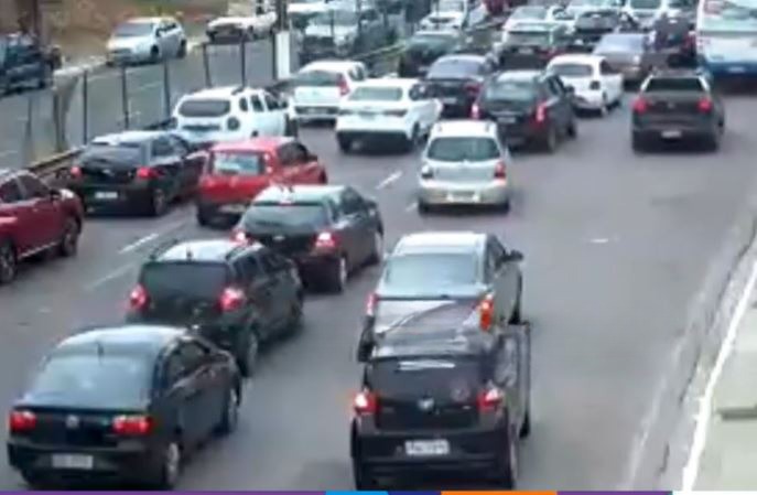 Nova manifestação de bolsonaristas deixa trânsito caótico em Manaus