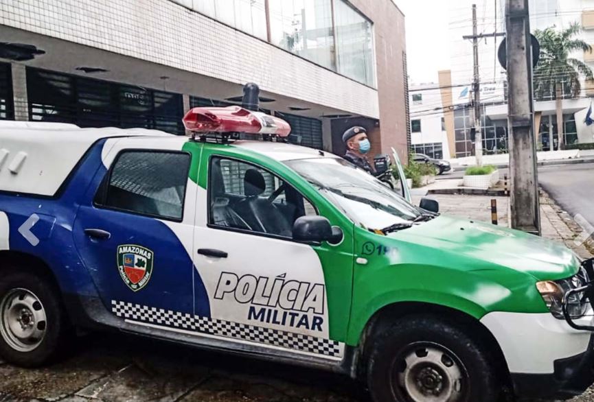 Homem é preso ao ser flagrado passeando em motocicleta roubada no Tarumã