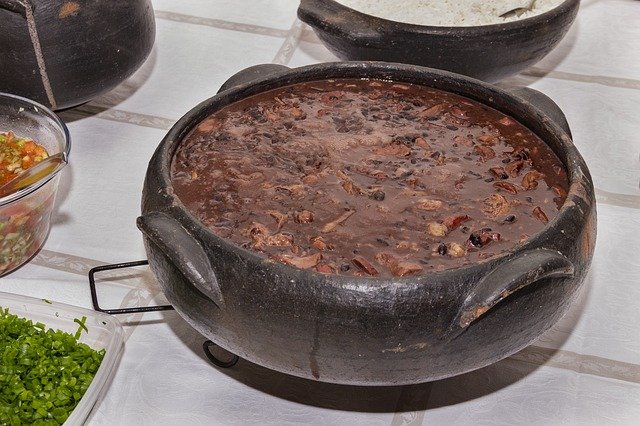  1ª 'Feijoada Mix' movimenta sábado em Manaus