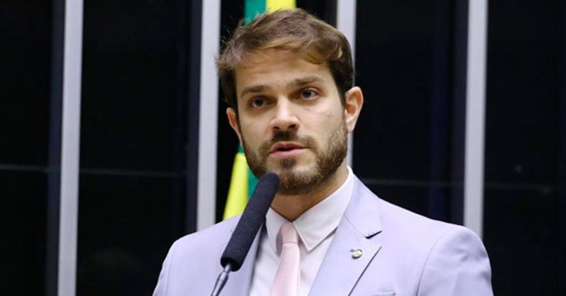 MP desmente Felipe Becari sobre anel de noivado dado a Carla Diaz 