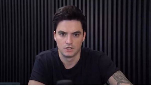 Felipe Neto é denunciado por chamar Bolsonaro de genocida