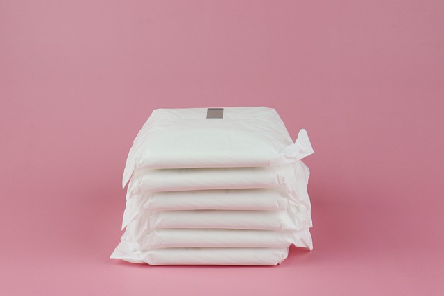 Instituto arrecada absorventes para jovens de baixa renda em Manaus