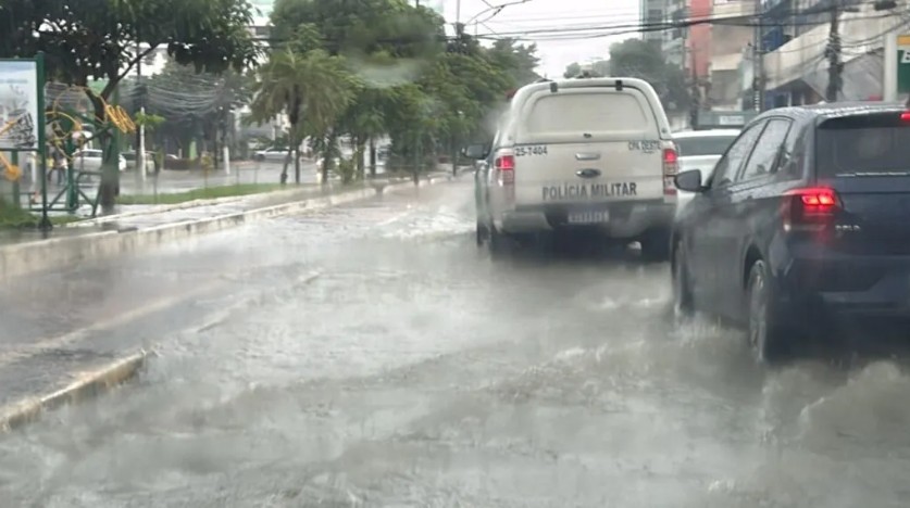 Manaus e Iranduba estão sob alerta de tempestade nessa terça-feira