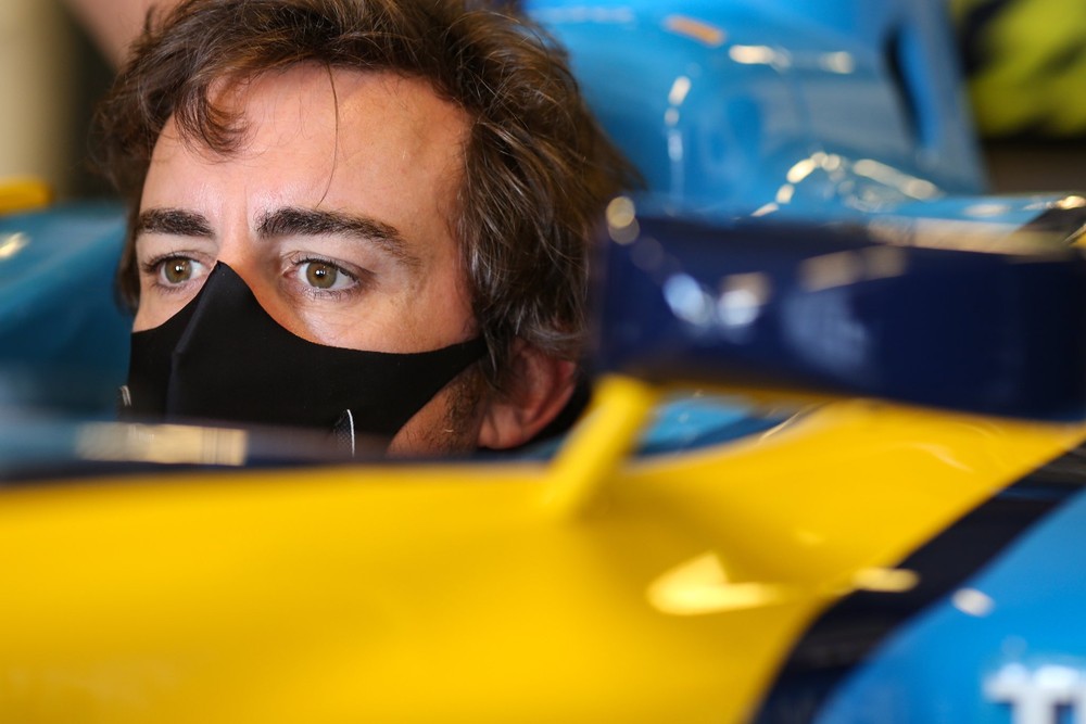 Fernando Alonso é atropelado enquanto andava de bicicleta na Suíça