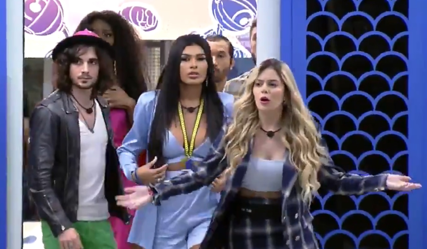 Brothers aguardam eliminação e se irritam ao receberem festa: 'não aguento'