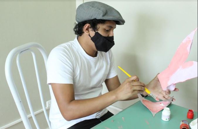 Coletivo de teatro promove oficinas gratuitas e online em Manaus