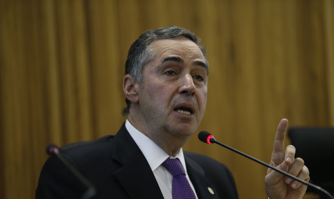 Luís Roberto Barroso toma posse como presidente do Supremo