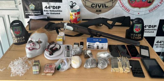 Homem é preso com rifles, munições, drogas e dinheiro no Amazonas 