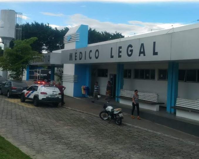 Filho encontra pai morto dentro de casa em Manaus