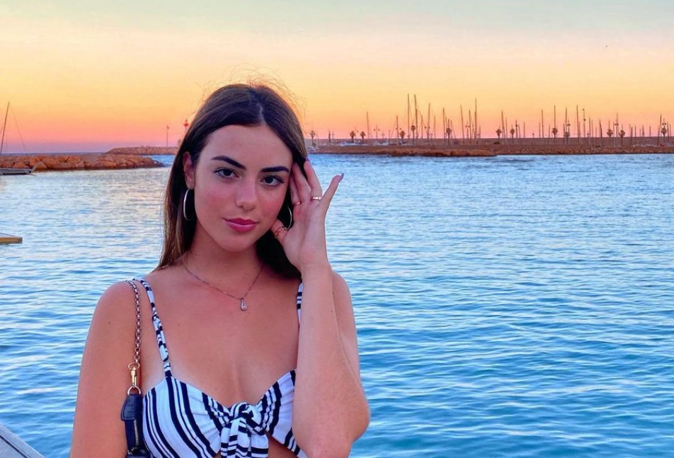 Aos 17, filha de Gretchen trabalha entregando comida na Europa