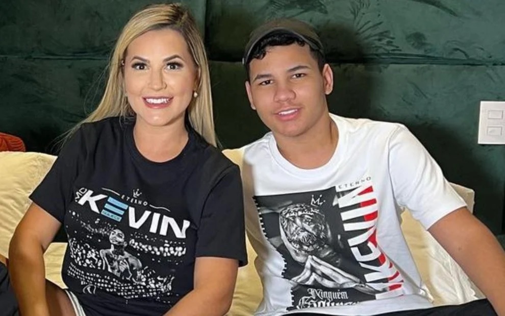 Filho de Deolane Bezerra passa por cirurgia no pulmão aos 16 anos