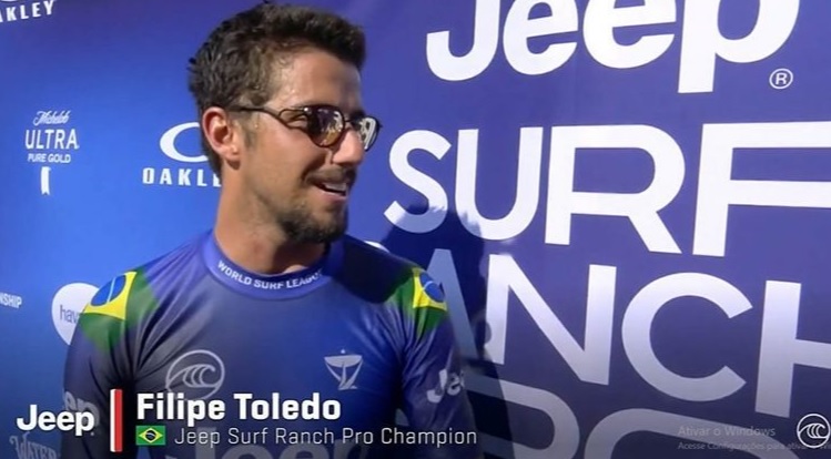 Filipe Toledo supera Medina e fatura título do Surf Ranch Pro