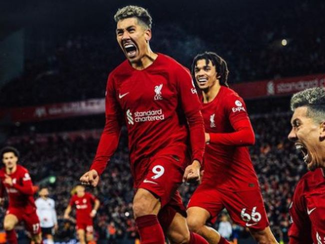 Firmino sai do banco, marca e Liverpool empata após Arsenal abrir 2 a 0