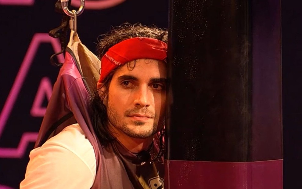 Internautas acusam Fiuk de ter feito xixi durante prova de resistência