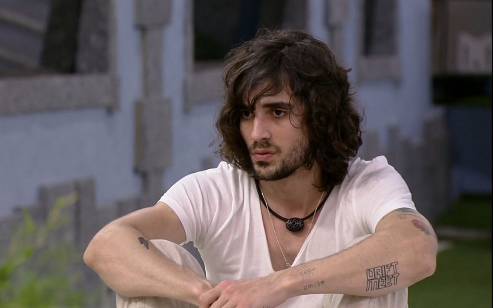 Fiuk revela que se apaixonou por mãe de amigo; saiba quem é a FAMOSA