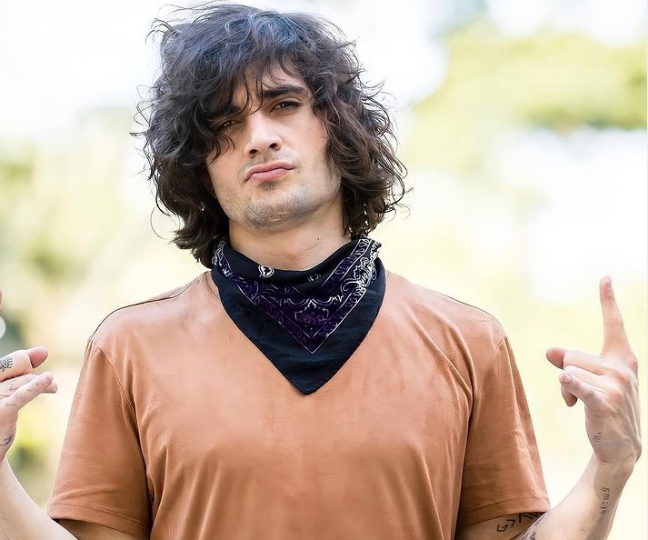 Fiuk fala sobre suposta mesada e explica desabafo sobre dificuldades