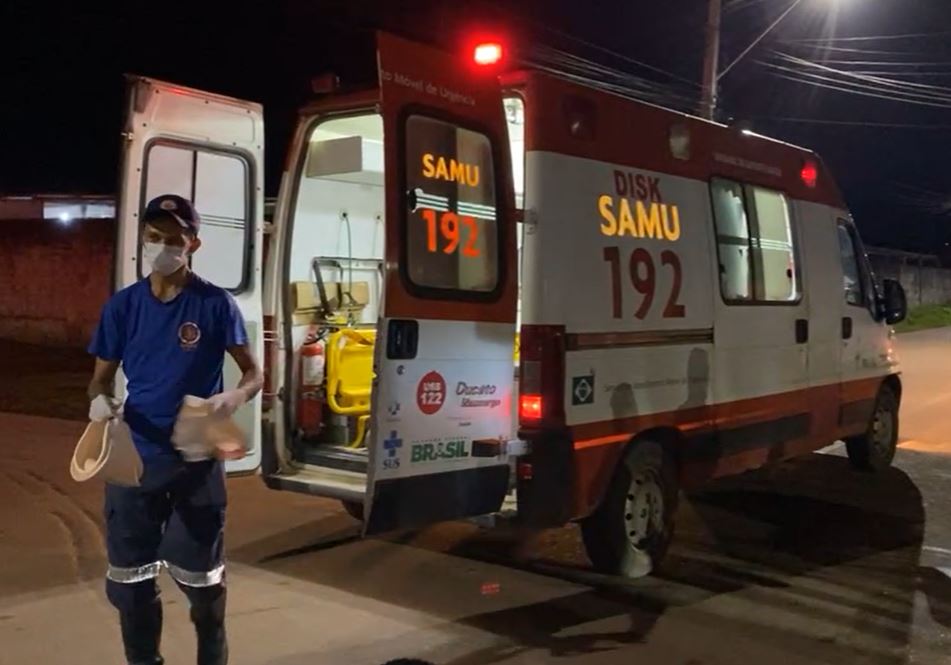 Mulheres são lançadas de motocicleta durante acidente com carro no Amazonas