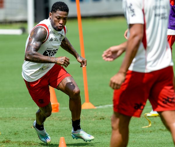 Flamengo inicia preparação para clássico contra Botafogo, em Brasília