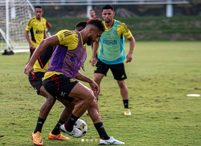 Mecenas do Atlético-MG tem clube em homenagem a Zico, ídolo do Flamengo