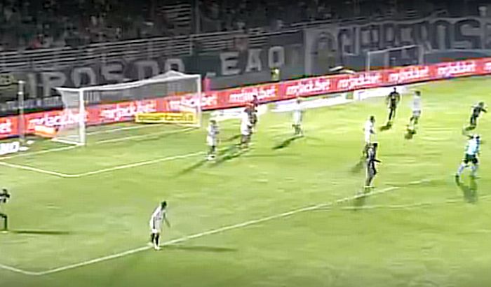 Bragantino goleia Flamengo e quebra sequência invicta de Sampaoli