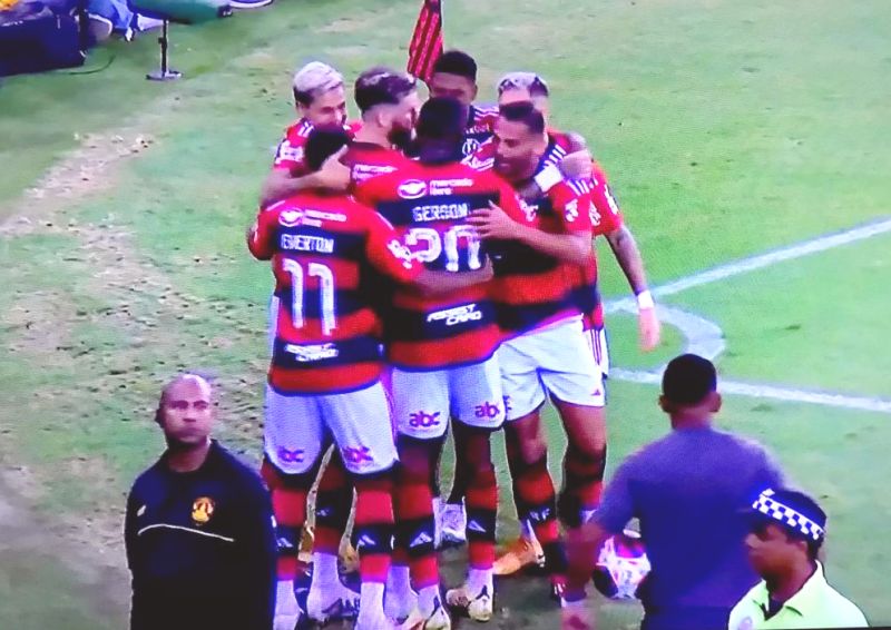 Indefinição por técnico mantém renovações estagnadas no Flamengo
