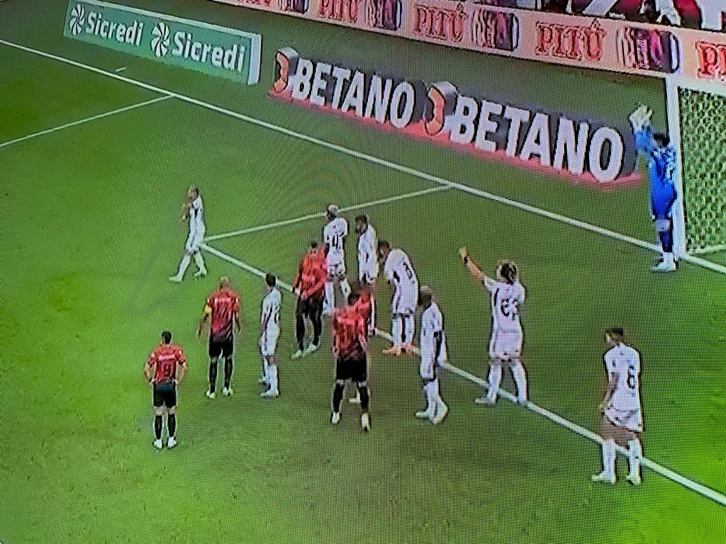 Flamengo derrota Athletico-PR e pega o Grêmio na semifinal da Copa do Brasil