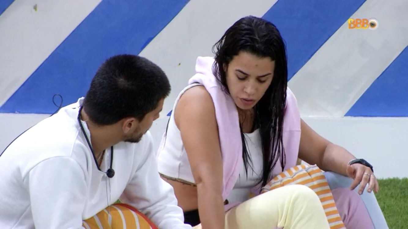 BBB22: Arthur questiona Larissa por ter seguido 'manada' e atacado Natália 