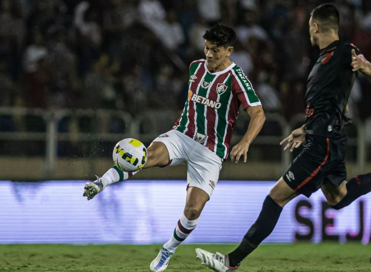 Fluminense e Athletico medem forças no Maracanã pelo Brasileiro