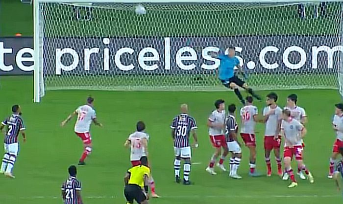 Flu faz no fim, vence Argentinos Juniors e pode encarar Fla na Libertadores